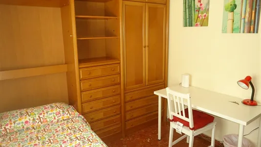 Rooms in Córdoba - photo 2