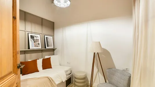 Apartments in Barcelona Ciutat Vella - photo 10
