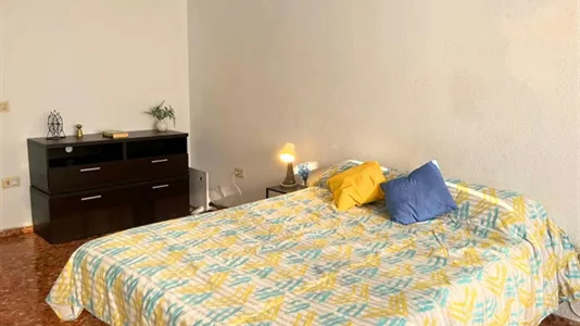 Rooms in Moncada - photo 4