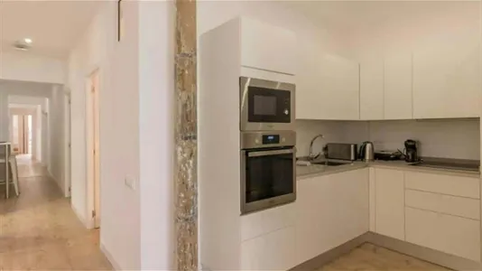 Rooms in Barcelona Ciutat Vella - photo 6