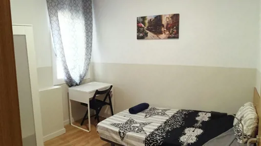 Rooms in Barcelona Ciutat Vella - photo 2