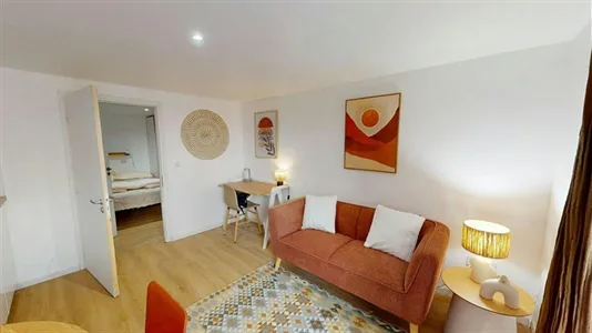 Rooms in Saint-Julien-en-Genevois - photo 3