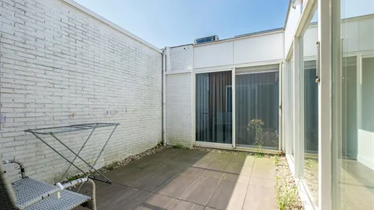 Apartments in Amsterdam Amsterdam-Zuidoost - photo 5