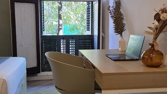 Rooms in Barcelona Eixample - photo 7