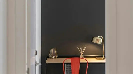 Rooms in Barcelona Ciutat Vella - photo 10