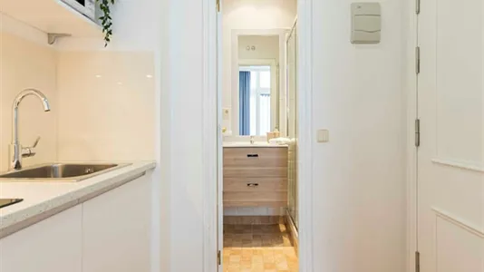 Rooms in Madrid Centro - photo 9