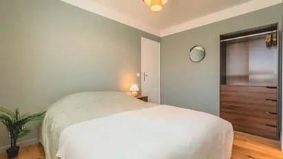 Room for rent in L'Haÿ-les-Roses, Île-de-France