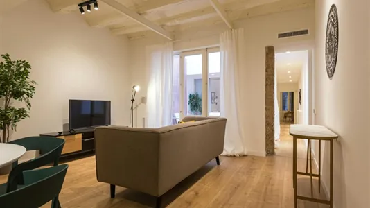 Apartments in Barcelona Ciutat Vella - photo 4