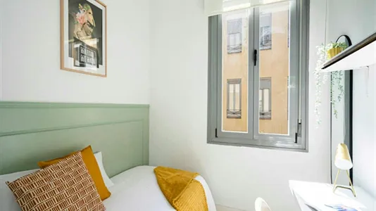 Rooms in Madrid Centro - photo 8