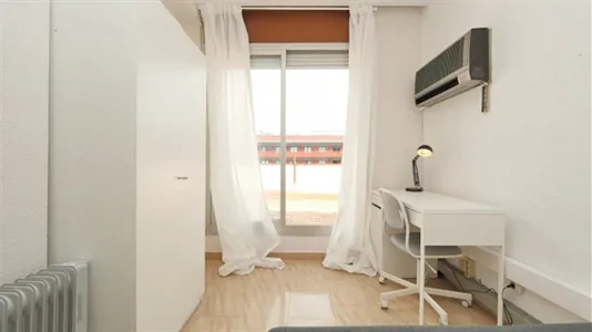 Rooms in Barcelona Sants-Montjuïc - photo 2