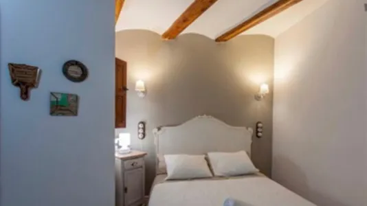 Apartments in Valencia Ciutat Vella - photo 8