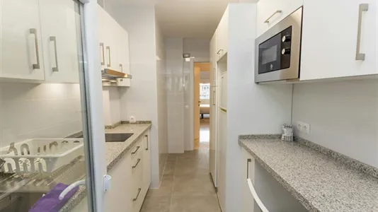 Rooms in Málaga - photo 10