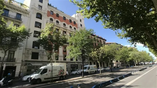 Rooms in Madrid Centro - photo 10