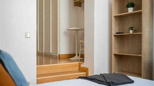 Rooms in Madrid Centro - photo 9