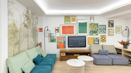 Rooms in Barcelona Eixample - photo 10