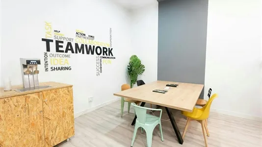 Rooms in Barcelona Ciutat Vella - photo 4