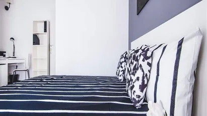 Room for rent in Milano Zona 2 - Stazione Centrale, Gorla, Turro, Greco, Crescenzago, Milan