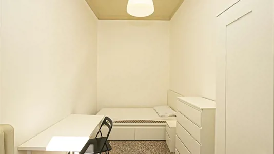 Rooms in Genoa - photo 3