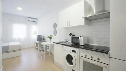 Apartments in Madrid Ciudad Lineal - photo 1