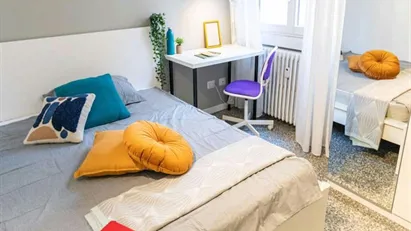 Room for rent in Milano Zona 1 - Centro storico, Milan