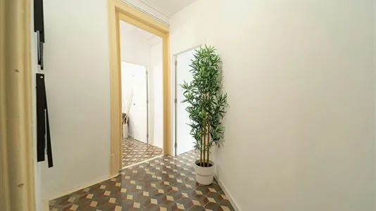 Rooms in Barcelona Ciutat Vella - photo 8