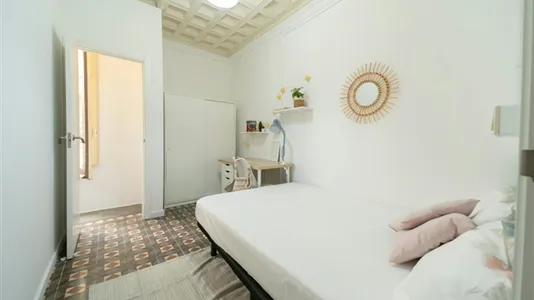 Rooms in Barcelona Ciutat Vella - photo 1