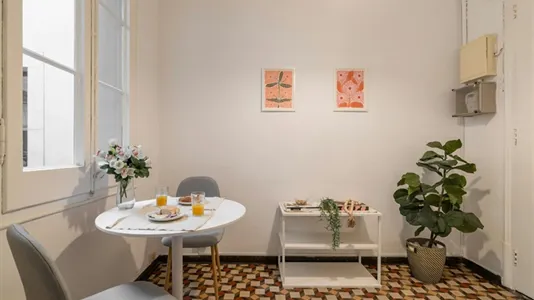 Rooms in Barcelona Ciutat Vella - photo 5