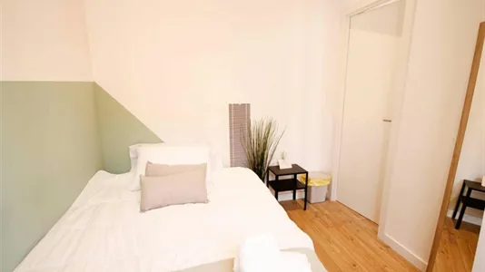 Rooms in Barcelona Sants-Montjuïc - photo 4