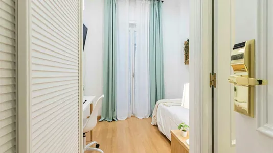 Rooms in Madrid Centro - photo 10