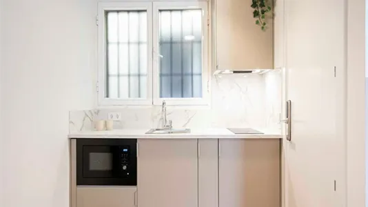 Rooms in Madrid Centro - photo 2