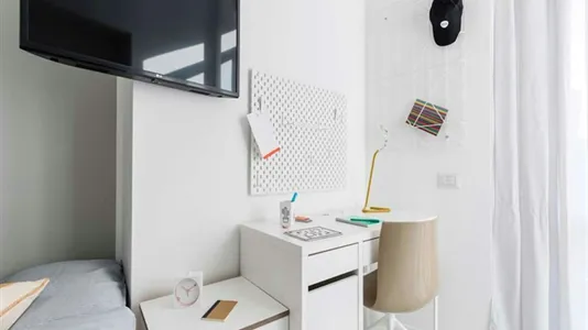 Rooms in Milano Zona 5 - Vigentino, Chiaravalle, Gratosoglio - photo 4