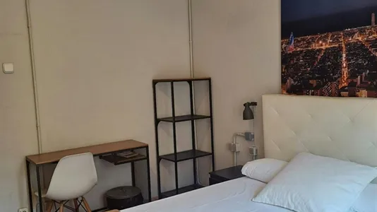 Rooms in Barcelona Eixample - photo 2