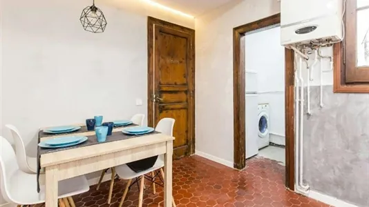 Rooms in Barcelona Eixample - photo 10