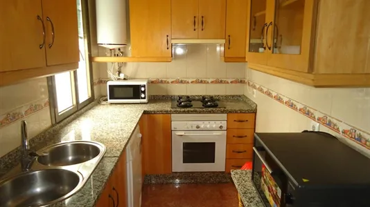 Rooms in Córdoba - photo 7