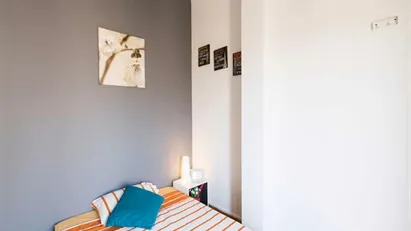 Room for rent in Milano Zona 6 - Barona, Lorenteggio, Milan