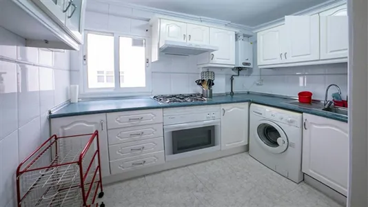 Rooms in el Camí de Vera - photo 3