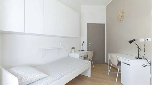 Rooms in Milano Zona 2 - Stazione Centrale, Gorla, Turro, Greco, Crescenzago - photo 1