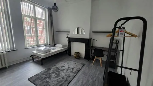 Rooms in Charleroi - photo 1