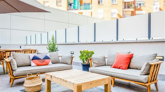 Rooms in Barcelona Sants-Montjuïc - photo 10