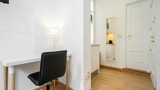 Rooms in Madrid Centro - photo 9
