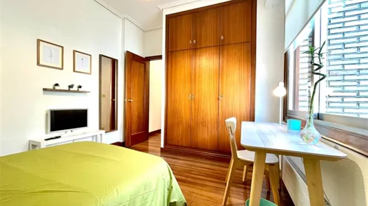 Rooms in Bilbao - photo 3