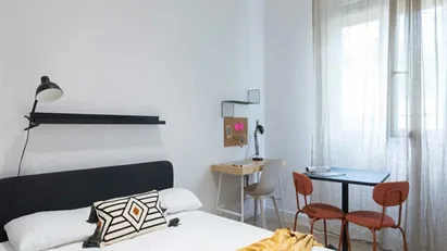 Room for rent in Milano Zona 8 - Fiera, Gallaratese, Quarto Oggiaro, Milan Room for rent in Milano Zona 8 - Fiera, Gallaratese, Quarto Oggiaro, Milan