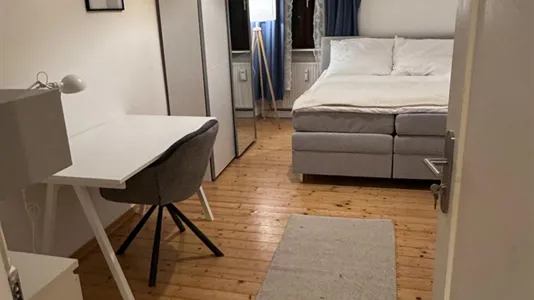 Rooms in Wiesbaden - photo 2