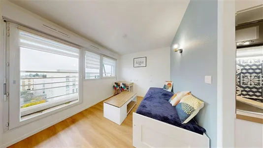 Apartments in Lyon - photo 2