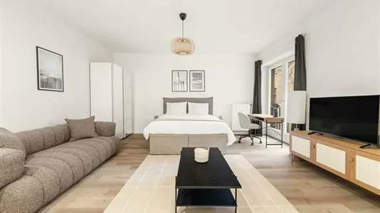 Apartments in Berlin Charlottenburg-Wilmersdorf - photo 2