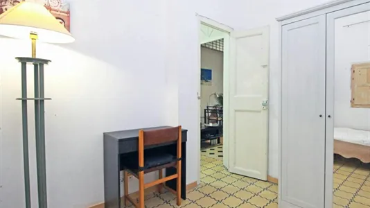 Apartments in Barcelona Ciutat Vella - photo 4