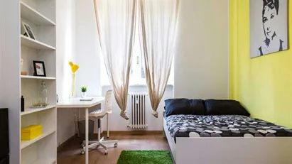 Room for rent in Buccinasco, Lombardia