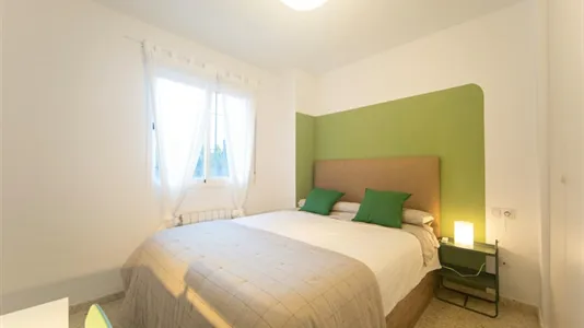 Rooms in Granada - photo 2