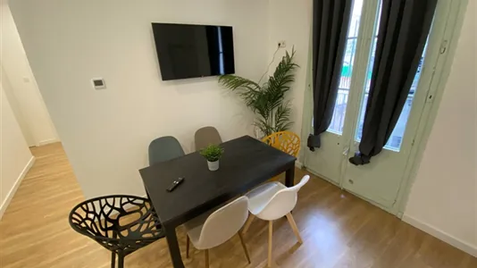 Rooms in Barcelona Ciutat Vella - photo 7