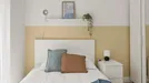 Room for rent, Lisbon (region), &lt;span class=&quot;blurred street&quot; onclick=&quot;ProcessAdRequest(13612362)&quot;&gt;&lt;span class=&quot;hint&quot;&gt;See streetname&lt;/span&gt;[xxxxxxxxxxxxx]&lt;/span&gt;